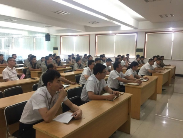 华纬公司开展消防安全培训(图1)
