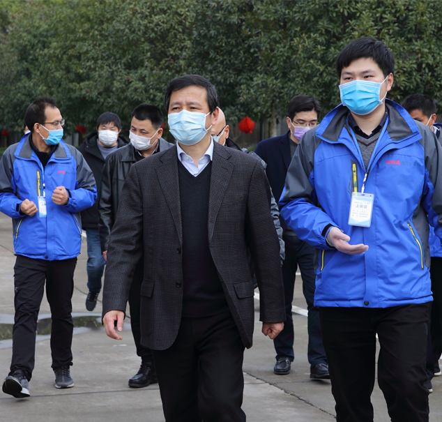 省委常委、常务副省长冯飞一行莅临华纬科技参观调研(图5)