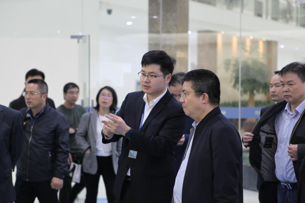 绍兴市委常委、诸暨市委书记一行到华纬科技走访慰问(图3)
