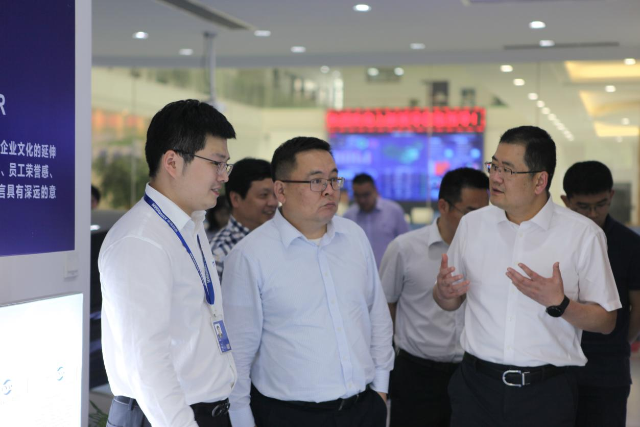 省证监局来华纬科技实地调研座谈(图1)