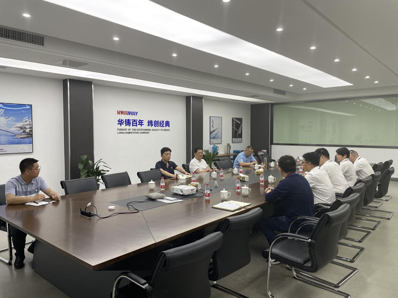 市领导胡华良走访联系华纬科技(图2)